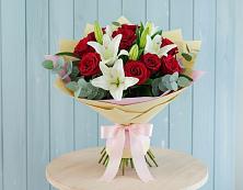Букет цветов из:  Лилии и Розы в Шацке