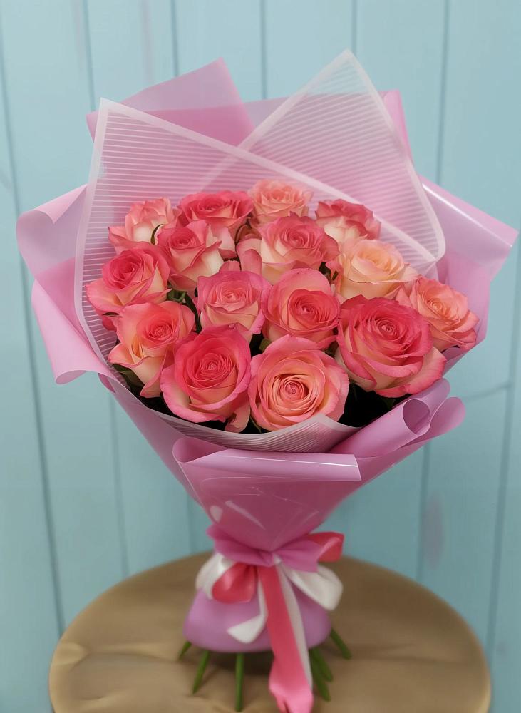 Букет 15 Розовых роз Равель в Шацке