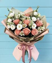 Букет цветов из:  Розы, Альстромерии и Лизиантусы в Шацке