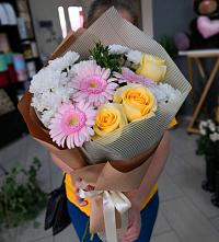 Букет цветов из:  Герберы, Розы и Хризантемы в Шацке