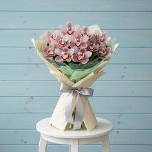 Букет цветов из:  Орхидеи и Розы в Шацке