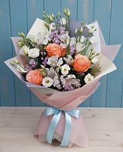Букет цветов из:  Лизиантусы, Розы, Альстромерии и Гипсофила в Шацке