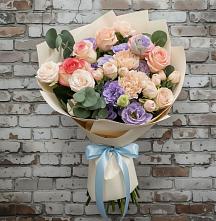 Букет цветов из:  Розы, Лизиантусы и Гвоздики в Шацке